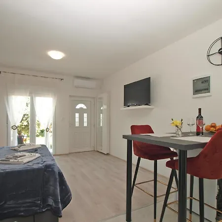Fuer 2 Personen Ca 30 Qm In Pula, Istrien Istrische Riviera *
