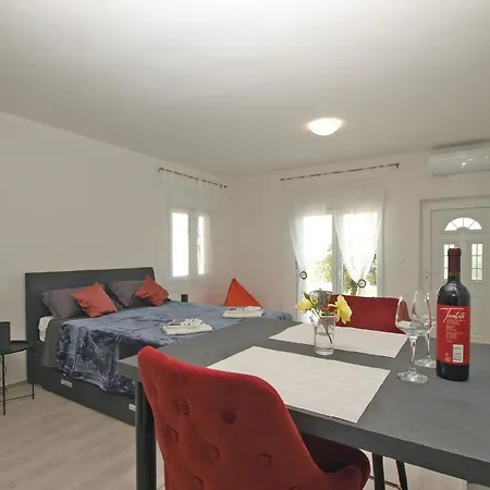 Fuer 2 Personen Ca 30 Qm In Pula, Istrien Istrische Riviera