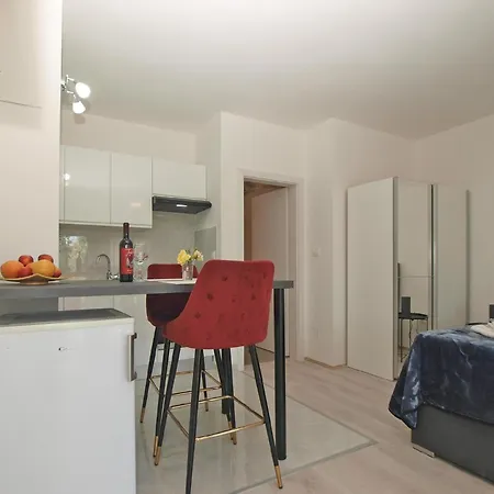 Fuer 2 Personen Ca 30 Qm In Pula, Istrien Istrische Riviera Pula